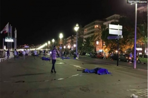 Франция депортирует двух террористов, которые планировали массовое убийство в гей-клубе