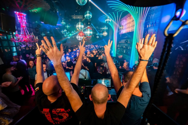 Гей клубы и танцевальные вечеринки в Афинах 2020